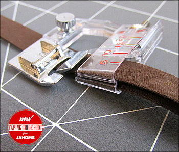 Лапка 202-310-008 для пришивания ленты к краю ткани с направителем