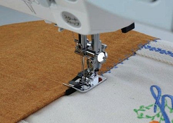 Лапка для отстрочки по краю