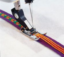 Лапка для шнура с 7-ю отверстиями и с нитевдевателем для машинок Husqvarna