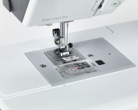 Bernina Bernette B37