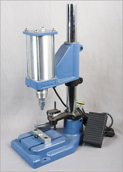 Пресс 4389 электрический универсальный (1700кг/кв.см) PRESMAK