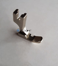 Лапка для пришивания молний, широкая (7 мм), игла справа, P36 (12435HW)