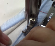 Лапка для пришивания молний, широкая, игла слева, P36L