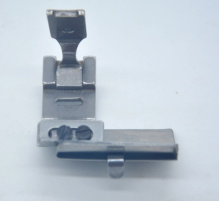 Лапка для притачивания тесьмы 107-029